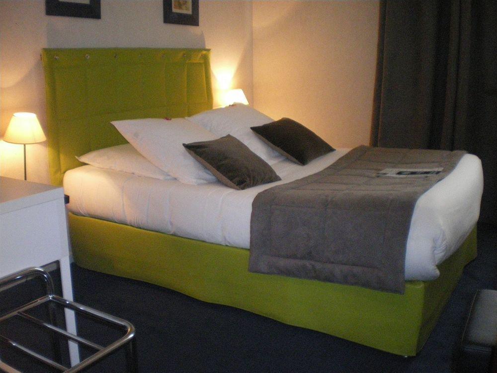 אנז'ה Hotel De L'Europe מראה חיצוני תמונה