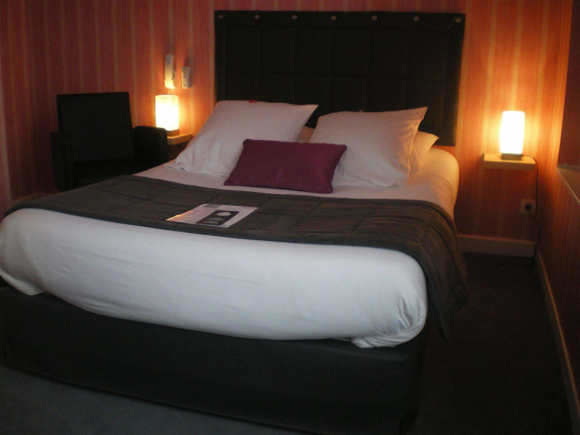אנז'ה Hotel De L'Europe מראה חיצוני תמונה